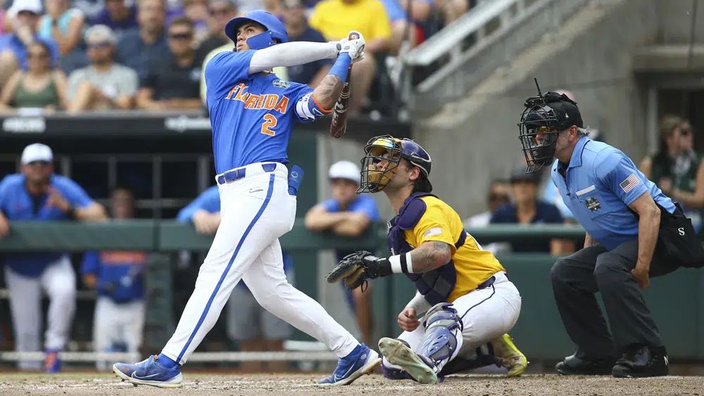 Florida sets CWS record for runs with 244 win over LSU